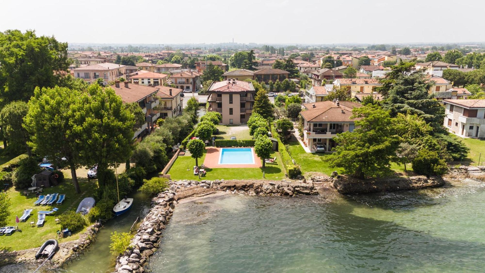 Incantevole Location Fronte Lago Sirmione Exteriör bild